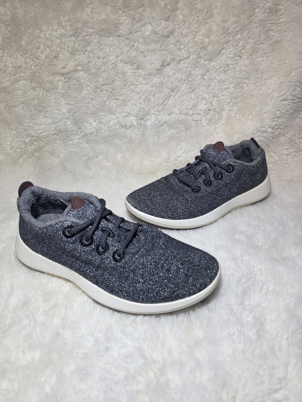 Allbirds Wool Runner Charcoal Grey Maroon Sneakers Women's Size 9 EUC Cozy Shoes